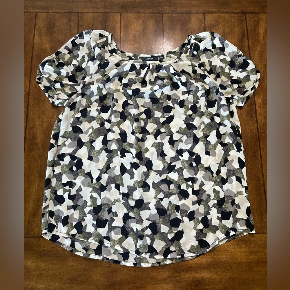 Women’s Apt 9 Blouse Sz M